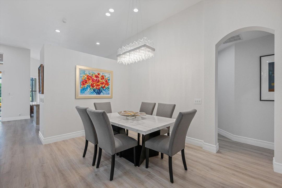 For Sale: $525,000 (2 beds, 2 baths, 2249 Square Feet)