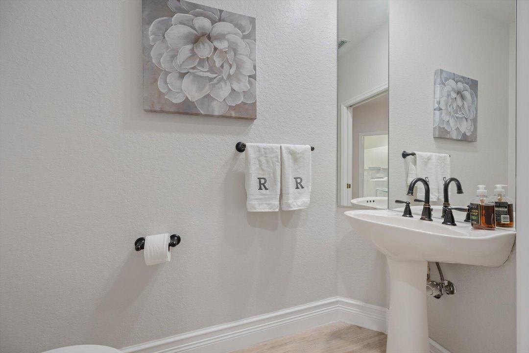 For Sale: $525,000 (2 beds, 2 baths, 2249 Square Feet)