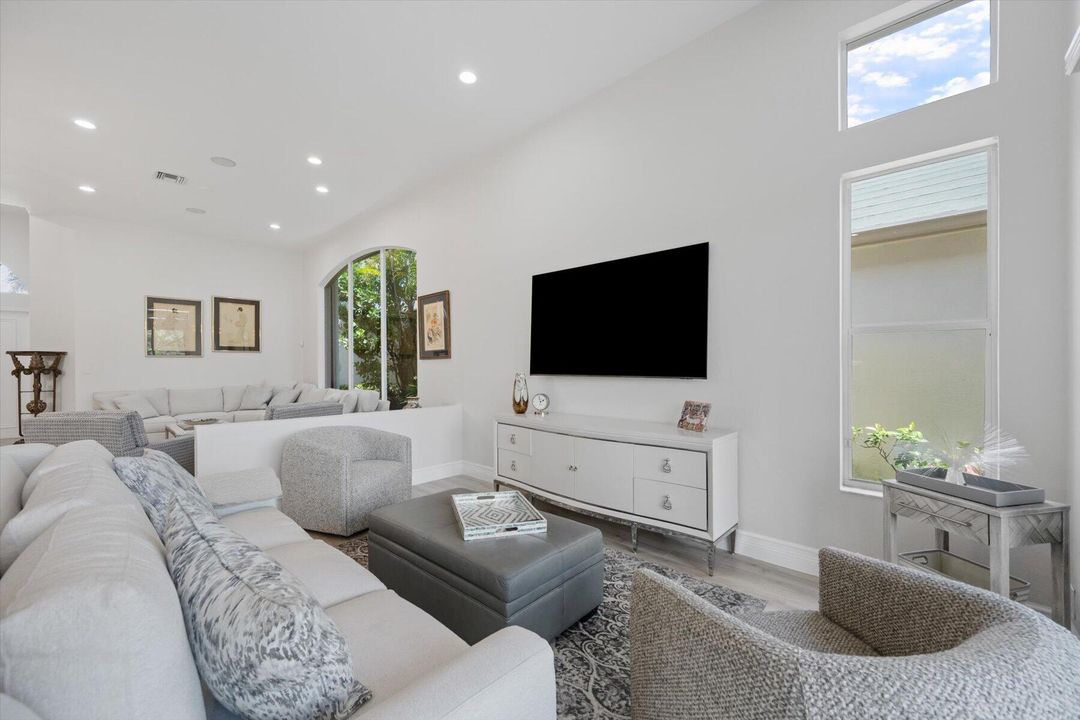 For Sale: $525,000 (2 beds, 2 baths, 2249 Square Feet)