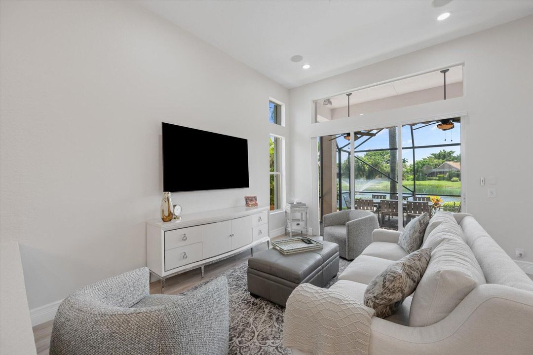 For Sale: $525,000 (2 beds, 2 baths, 2249 Square Feet)