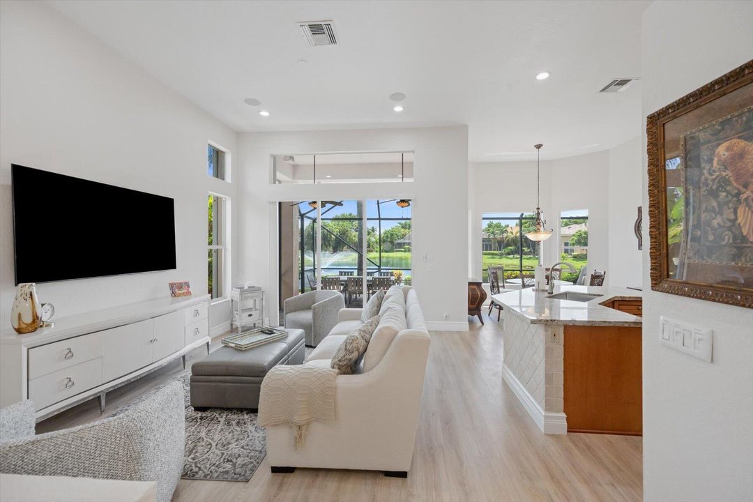 For Sale: $525,000 (2 beds, 2 baths, 2249 Square Feet)