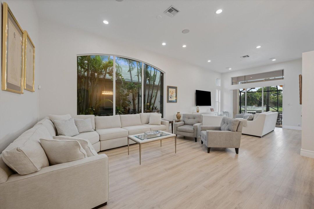 For Sale: $525,000 (2 beds, 2 baths, 2249 Square Feet)