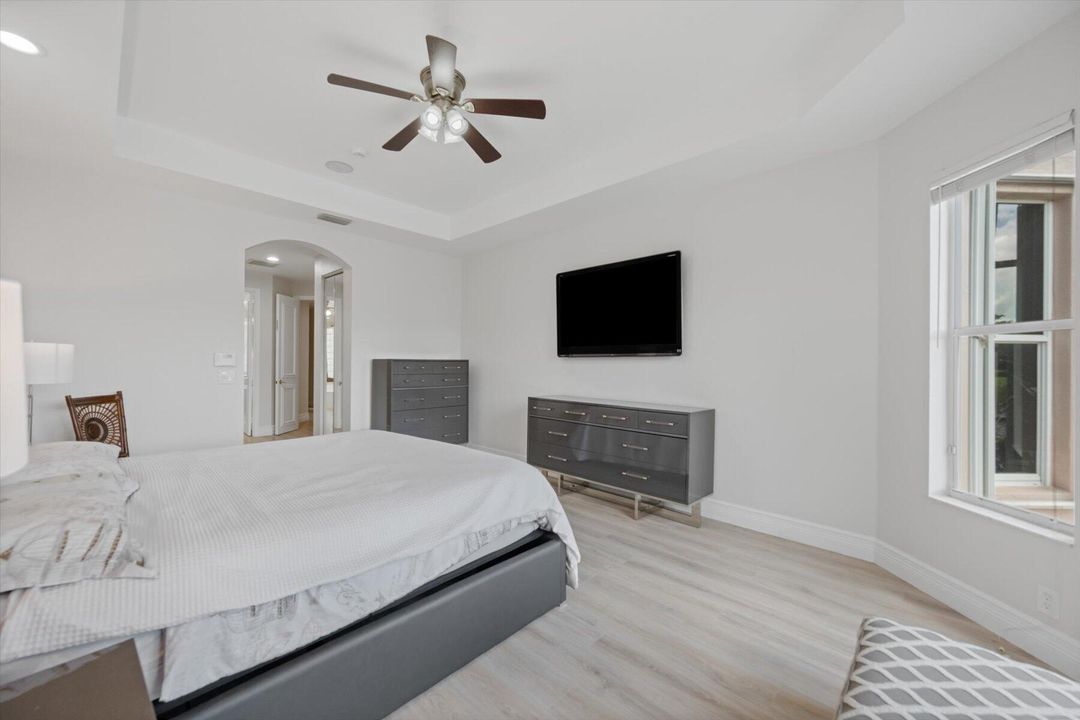 For Sale: $525,000 (2 beds, 2 baths, 2249 Square Feet)