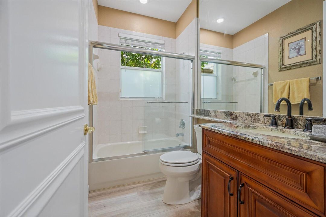 For Sale: $525,000 (2 beds, 2 baths, 2249 Square Feet)