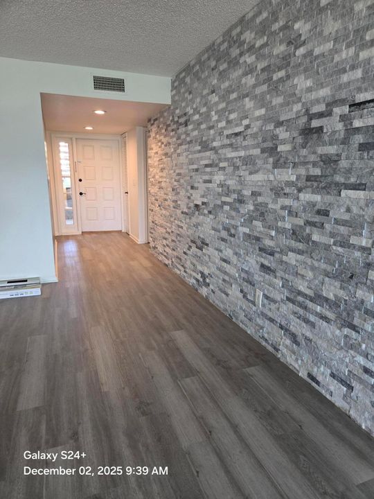 For Sale: $210,000 (2 beds, 2 baths, 1424 Square Feet)