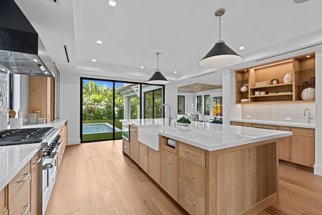 En Venta: $4,995,000 (4 camas, 4 baños, 3689 Pies cuadrados)