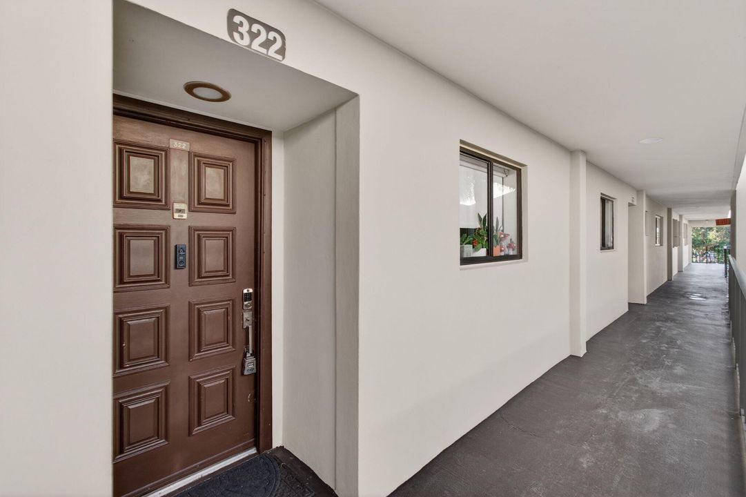 В аренду: $1,850 (2 спален, 2 ванн, 876 Квадратных фут)