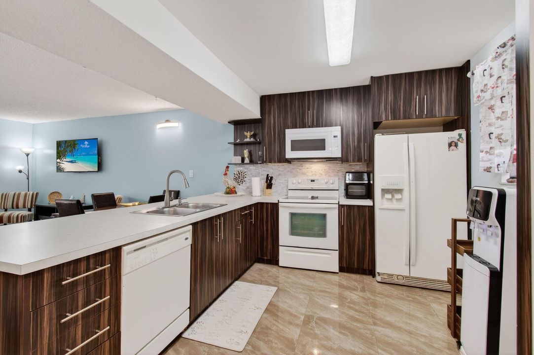 В аренду: $1,850 (2 спален, 2 ванн, 876 Квадратных фут)