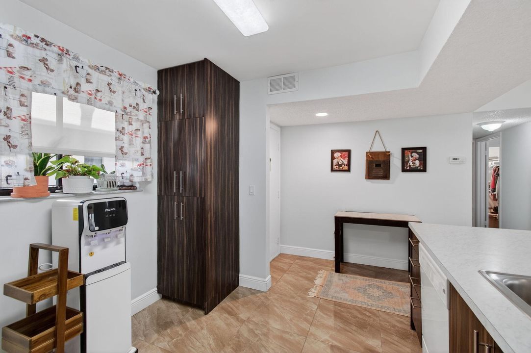 В аренду: $1,850 (2 спален, 2 ванн, 876 Квадратных фут)