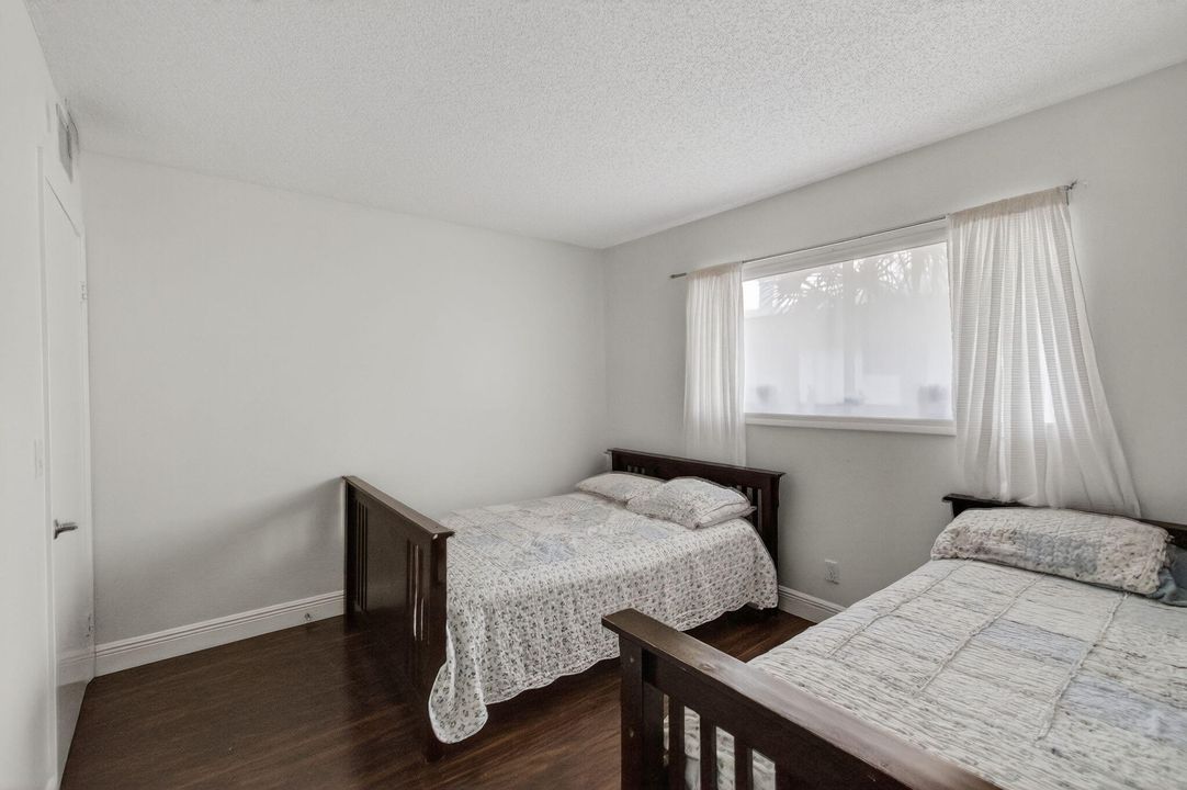 В аренду: $1,850 (2 спален, 2 ванн, 876 Квадратных фут)