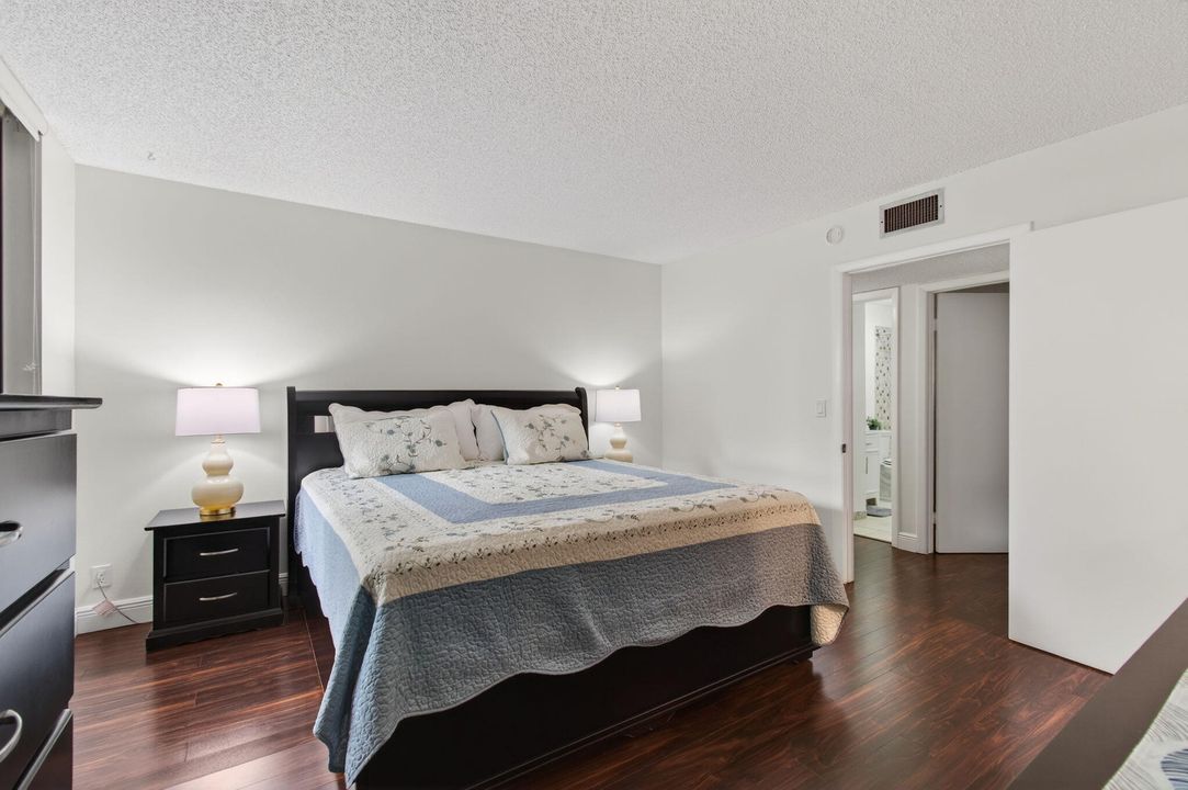 В аренду: $1,850 (2 спален, 2 ванн, 876 Квадратных фут)