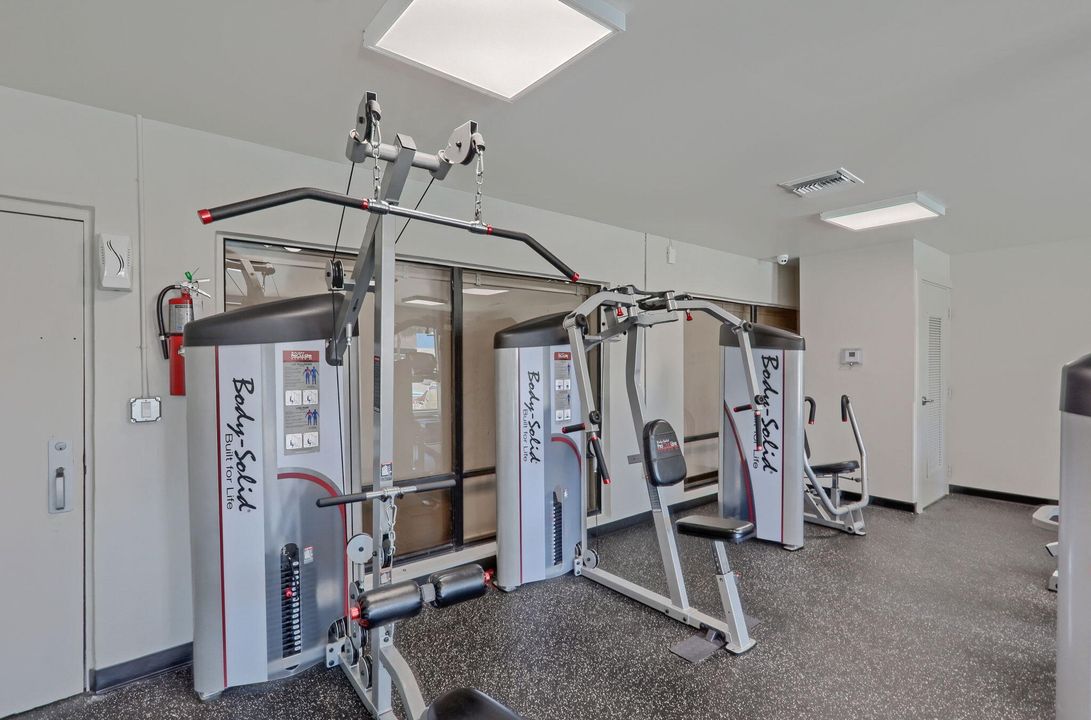 В аренду: $1,850 (2 спален, 2 ванн, 876 Квадратных фут)