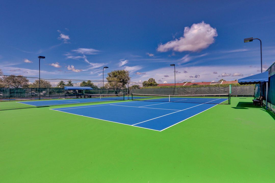 В аренду: $1,850 (2 спален, 2 ванн, 876 Квадратных фут)