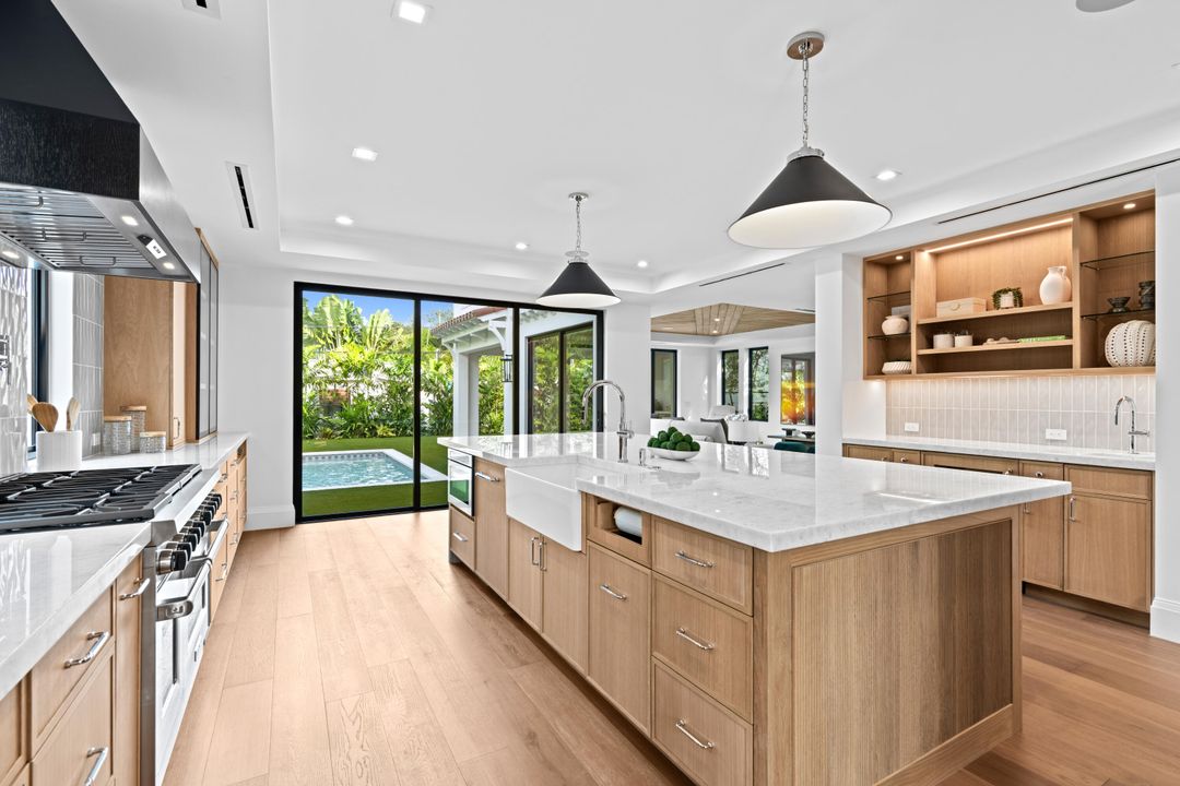 En Venta: $4,995,000 (4 camas, 4 baños, 3689 Pies cuadrados)