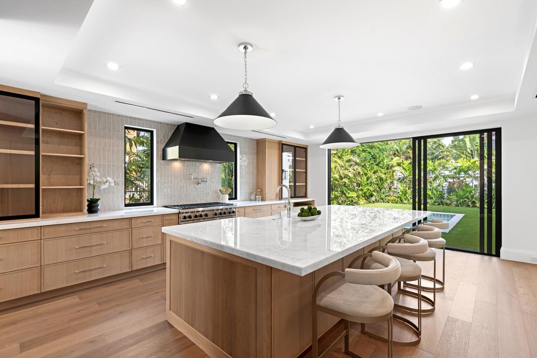 En Venta: $4,995,000 (4 camas, 4 baños, 3689 Pies cuadrados)