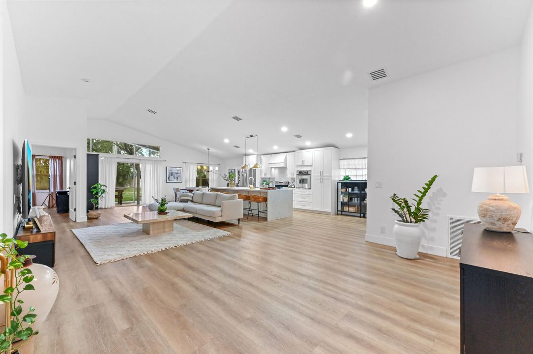 For Sale: $659,900 (3 beds, 2 baths, 2026 Square Feet)