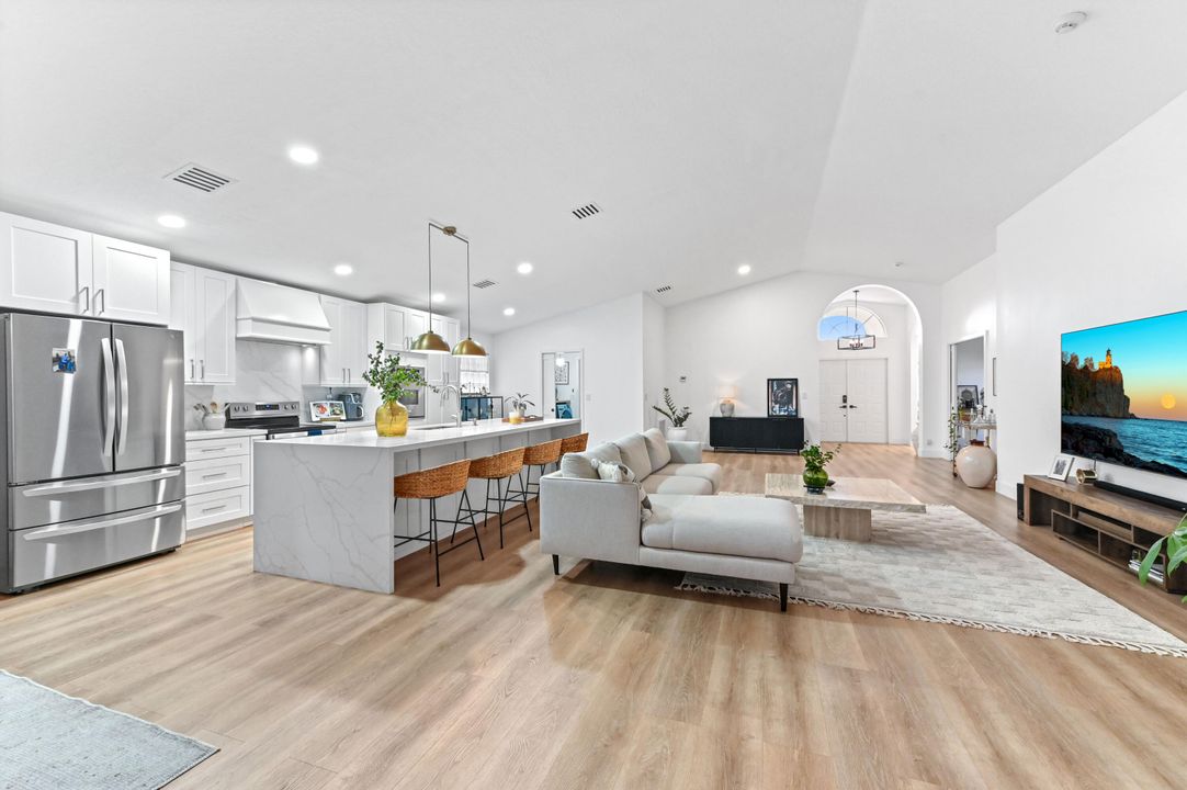 For Sale: $659,900 (3 beds, 2 baths, 2026 Square Feet)