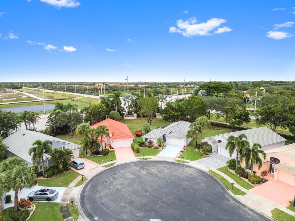 For Sale: $659,900 (3 beds, 2 baths, 2026 Square Feet)