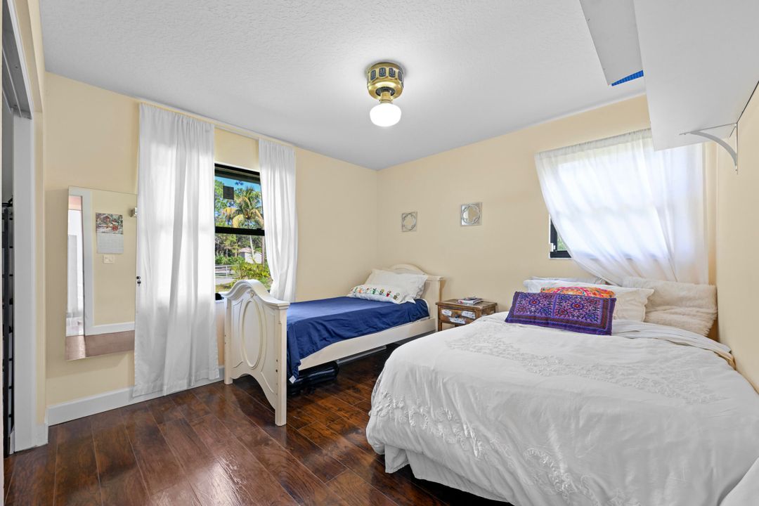 For Sale: $725,000 (4 beds, 3 baths, 2315 Square Feet)