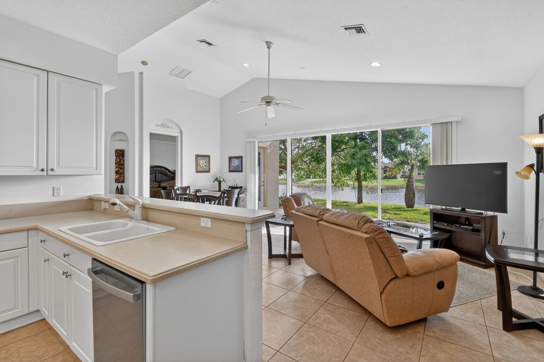 待售: $489,000 (4 贝兹, 2 浴室, 2731 平方英尺)