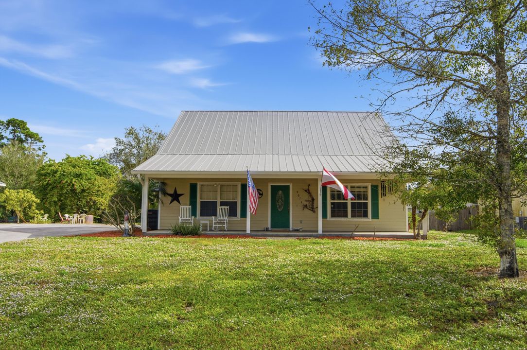 For Sale: $460,000 (4 beds, 2 baths, 2204 Square Feet)