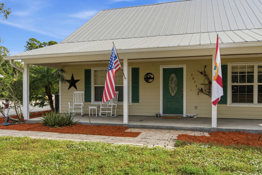 For Sale: $460,000 (4 beds, 2 baths, 2204 Square Feet)