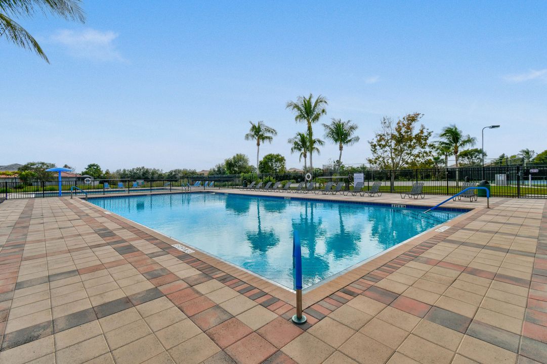 待售: $489,000 (4 贝兹, 2 浴室, 2731 平方英尺)