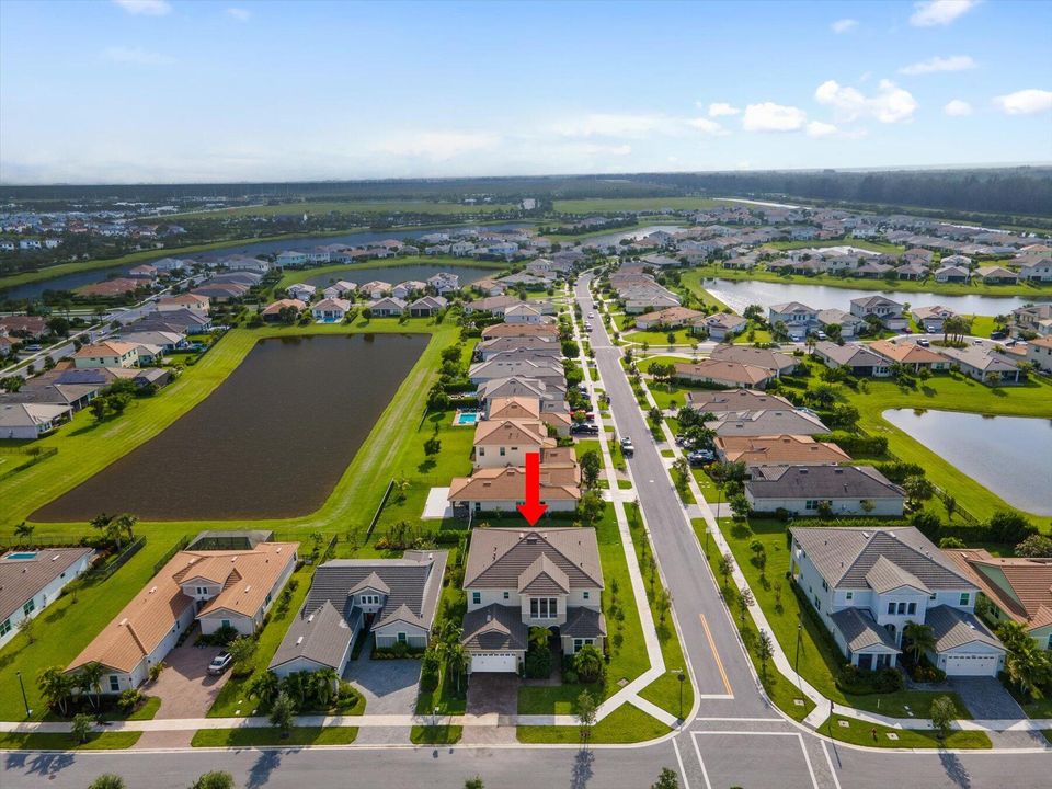 На продажу: $750,000 (5 спален, 4 ванн, 4110 Квадратных фут)