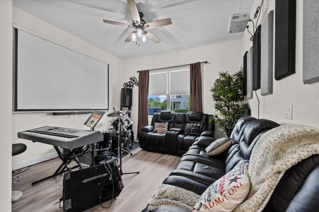 На продажу: $750,000 (5 спален, 4 ванн, 4110 Квадратных фут)