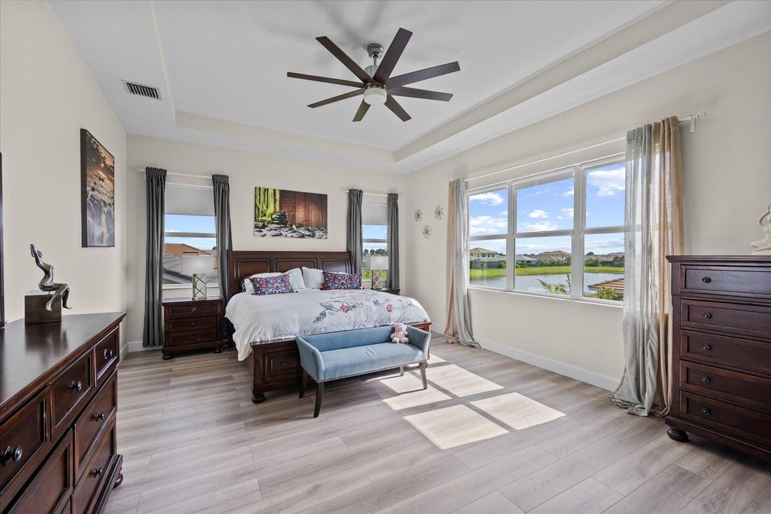 На продажу: $750,000 (5 спален, 4 ванн, 4110 Квадратных фут)