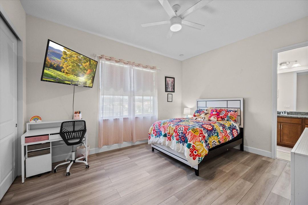 На продажу: $750,000 (5 спален, 4 ванн, 4110 Квадратных фут)