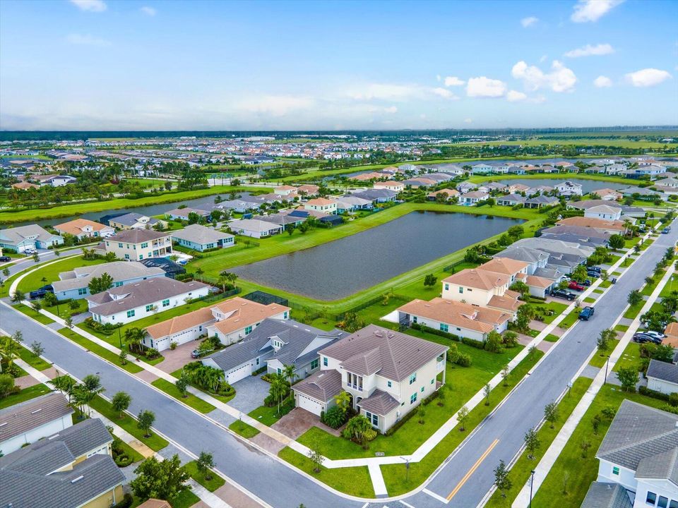 На продажу: $750,000 (5 спален, 4 ванн, 4110 Квадратных фут)