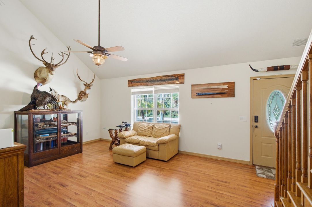 For Sale: $460,000 (4 beds, 2 baths, 2204 Square Feet)