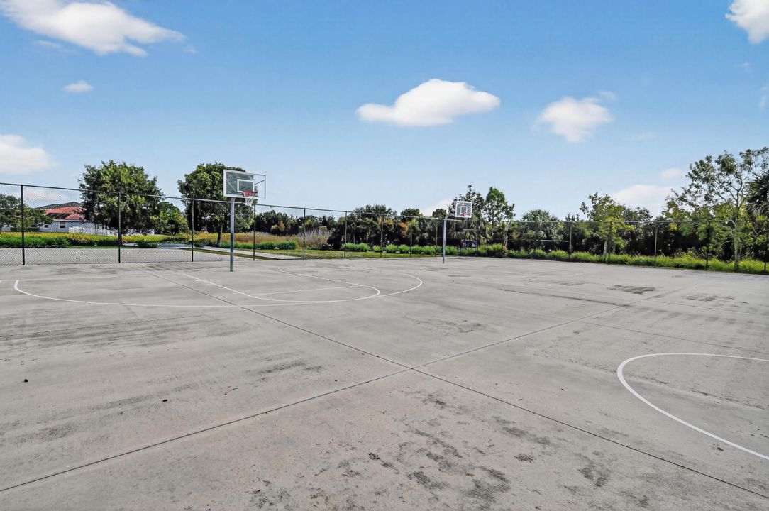 待售: $489,000 (4 贝兹, 2 浴室, 2731 平方英尺)