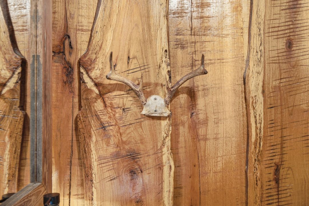 For Sale: $460,000 (4 beds, 2 baths, 2204 Square Feet)