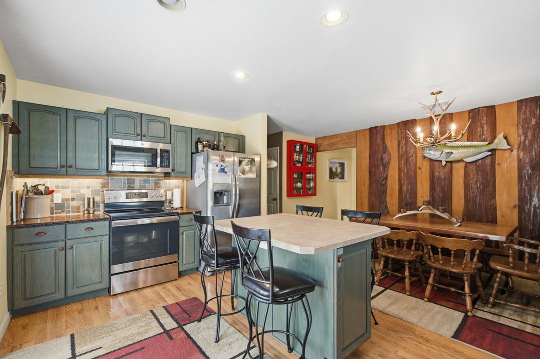 For Sale: $460,000 (4 beds, 2 baths, 2204 Square Feet)