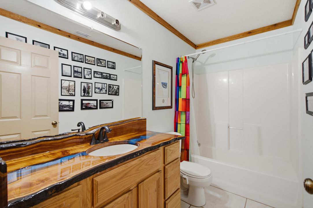 For Sale: $460,000 (4 beds, 2 baths, 2204 Square Feet)