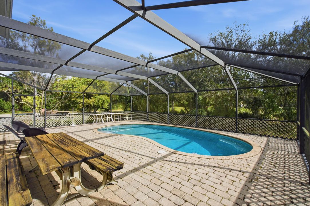 For Sale: $460,000 (4 beds, 2 baths, 2204 Square Feet)