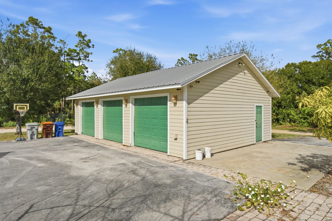 For Sale: $460,000 (4 beds, 2 baths, 2204 Square Feet)