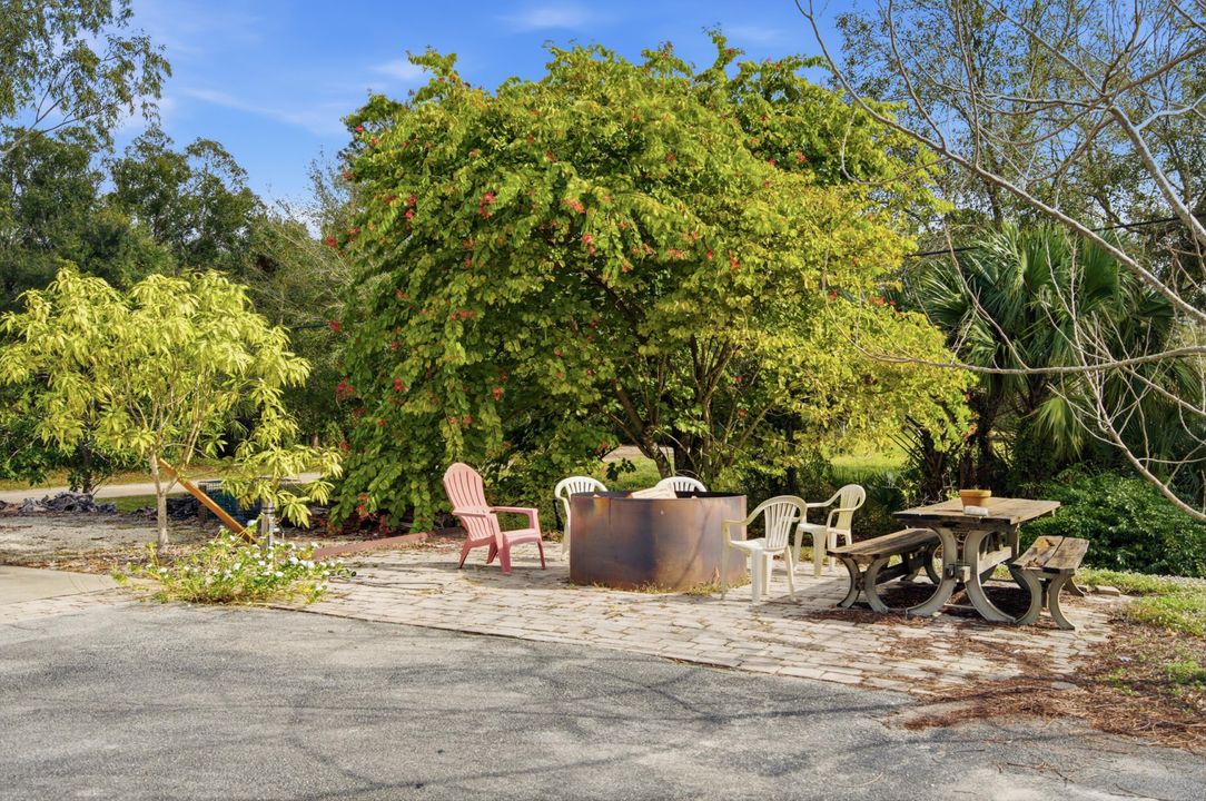 For Sale: $460,000 (4 beds, 2 baths, 2204 Square Feet)