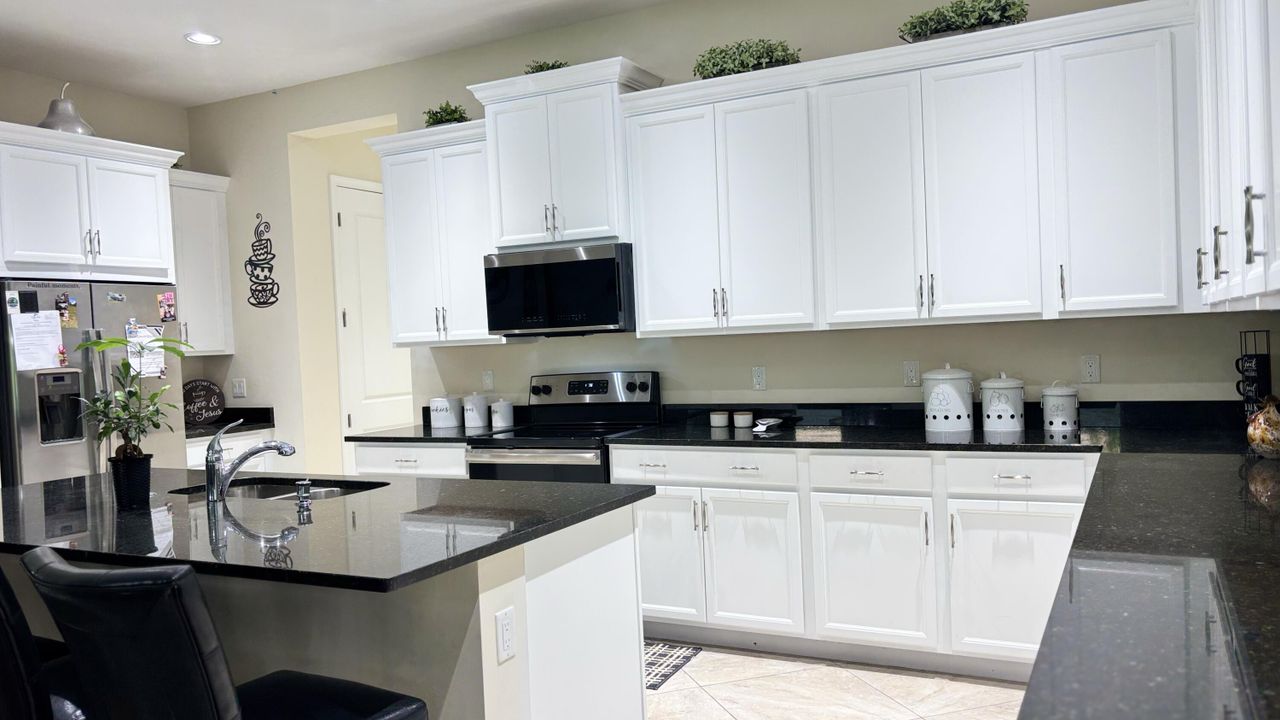 На продажу: $750,000 (5 спален, 4 ванн, 4110 Квадратных фут)