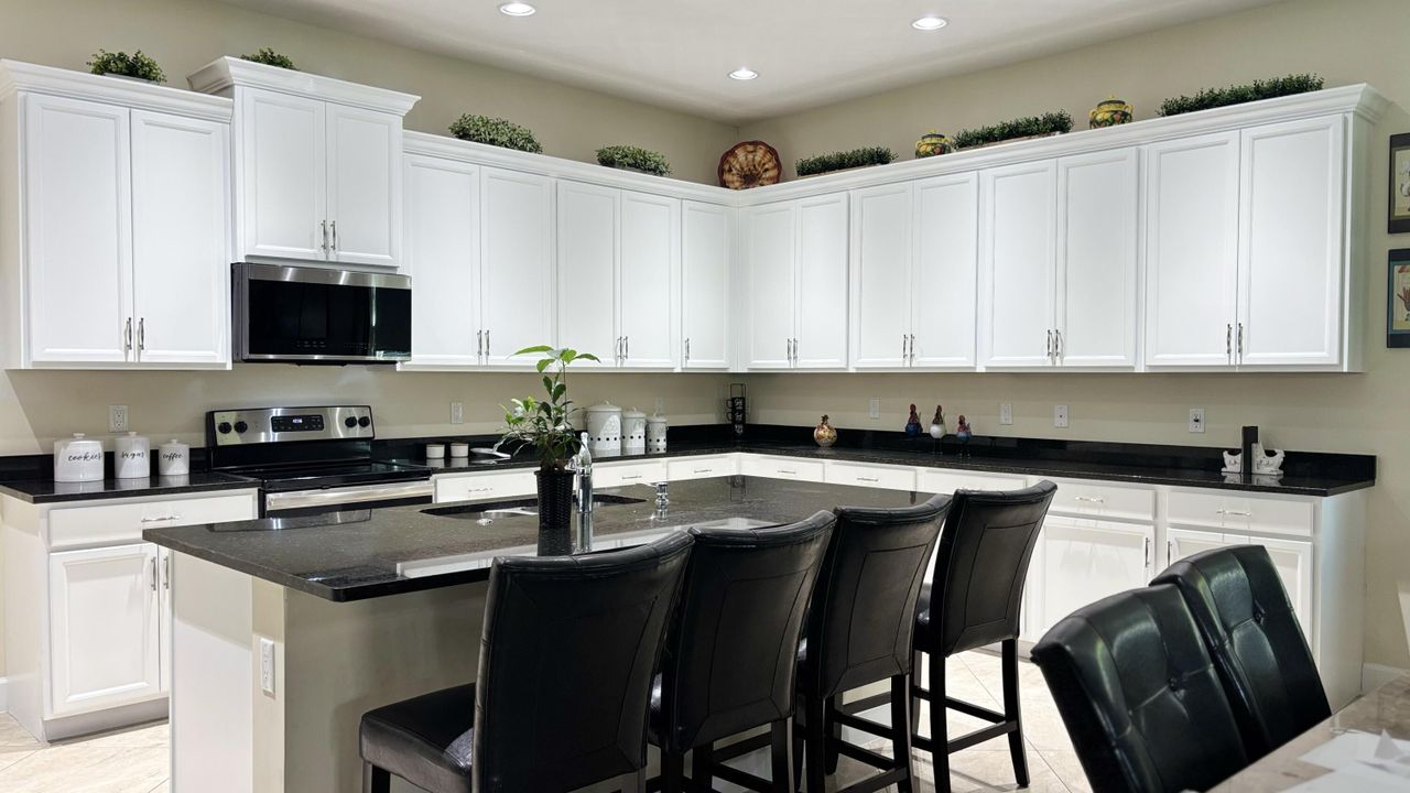 На продажу: $750,000 (5 спален, 4 ванн, 4110 Квадратных фут)