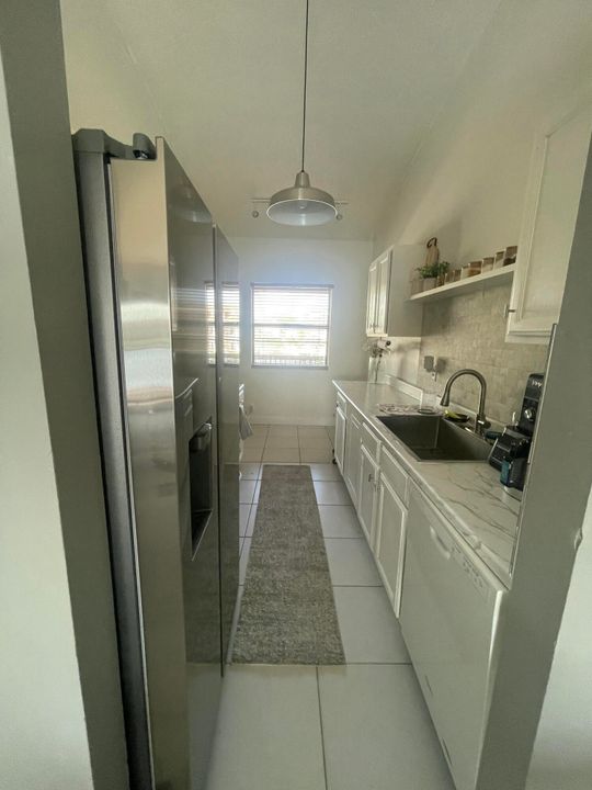 В аренду: $2,350 (2 спален, 2 ванн, 900 Квадратных фут)