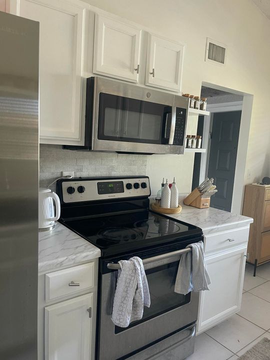 В аренду: $2,350 (2 спален, 2 ванн, 900 Квадратных фут)