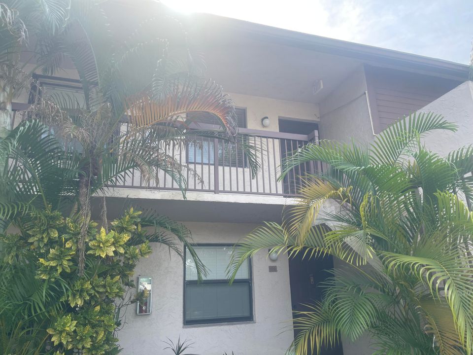 В аренду: $2,350 (2 спален, 2 ванн, 900 Квадратных фут)