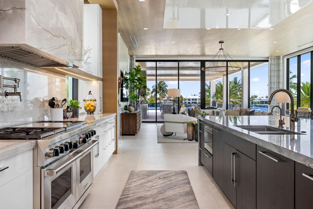 На продажу: $85,000,000 (6 спален, 10 ванн, 19661 Квадратных фут)