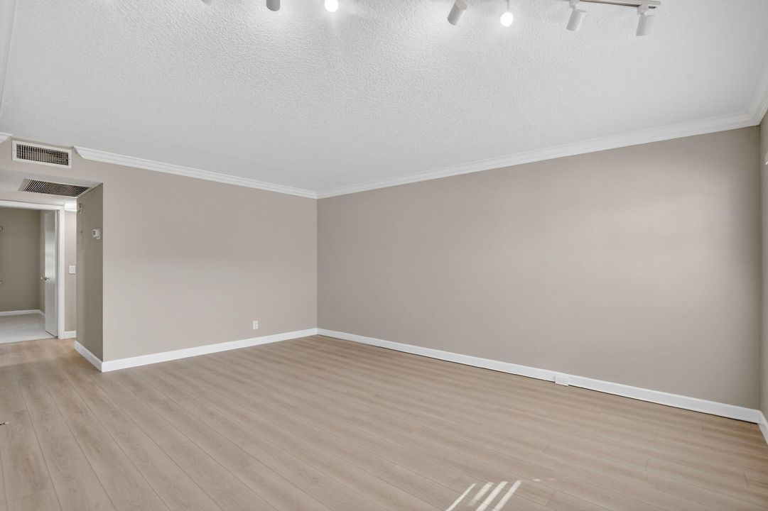 En Venta: $160,000 (2 camas, 1 baños, 840 Pies cuadrados)