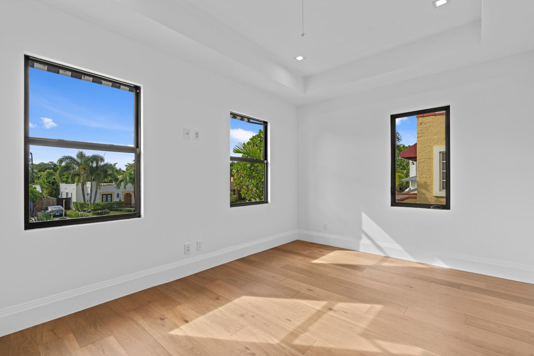 En Venta: $4,995,000 (4 camas, 4 baños, 3689 Pies cuadrados)