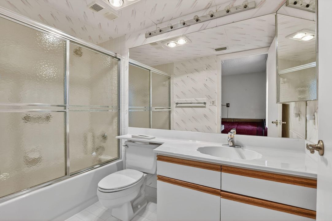 En Venta: $439,000 (3 camas, 2 baños, 2402 Pies cuadrados)