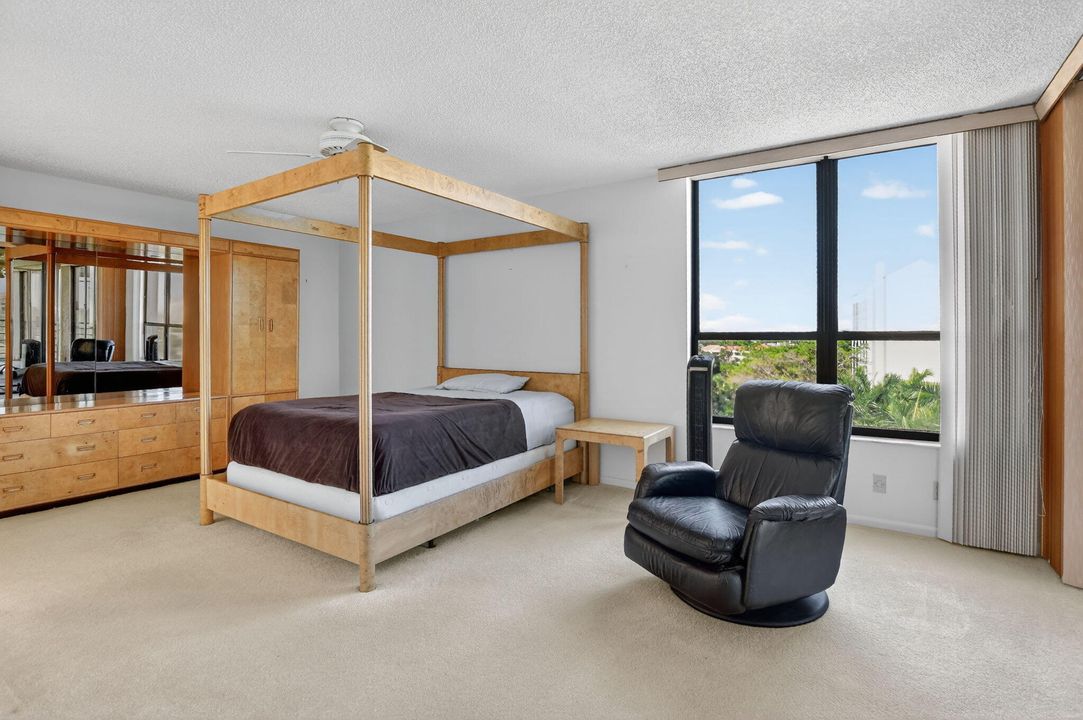 En Venta: $439,000 (3 camas, 2 baños, 2402 Pies cuadrados)